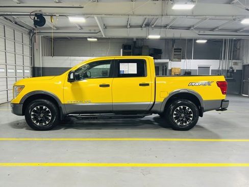 Used 2018 Nissan Titan PRO-4X w/ Pro-4x Convenience Package image 14