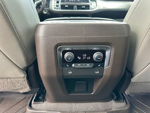 Used 2021 Chevrolet Tahoe LT w/ LT Signature Package RWD image 22