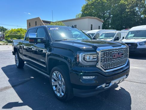 Used 2018 GMC Sierra 1500 Denali w/ Denali Ultimate Package AWD/4WD image 3