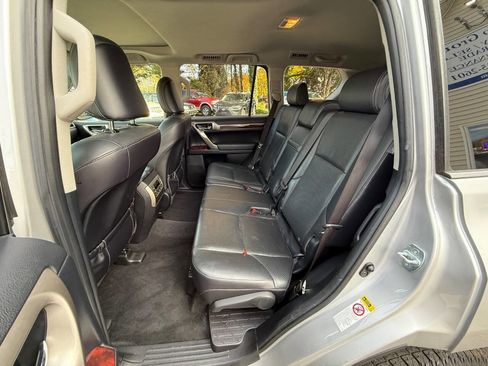 Used 2011 Lexus GX 460 image 18