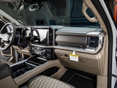 Used 2026 Ford F350 Platinum w/ Platinum Plus Package AWD/4WD image 11