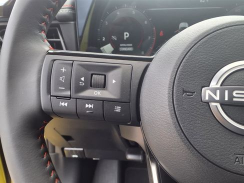Used 2025 Nissan Kicks SR FWD image 14