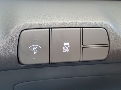 Certified 2025 Hyundai Elantra Sport FWD image 19