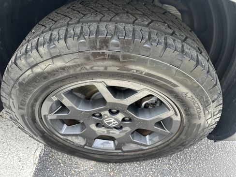 Used 2025 Honda Pilot TrailSport image 6