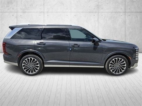Used 2026 Hyundai Palisade Calligraphy image 4