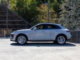 Certified 2025 Porsche Macan image 2