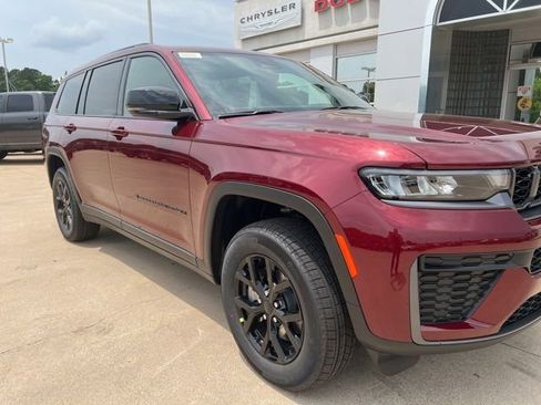 New 2026 Jeep Grand Cherokee L 4WD image 5