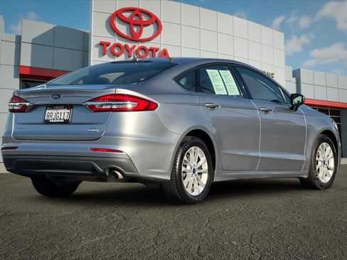 Used 2020 Ford Fusion SE FWD image 3