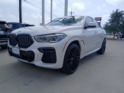 Used 2023 BMW X6 xDrive40i w/ Executive Package image 3