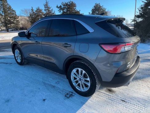 Used 2022 Ford Escape SE w/ Convenience Package image 4