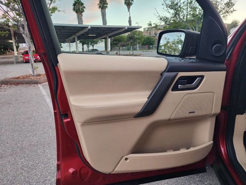 Used 2008 Land Rover LR2 HSE image 33