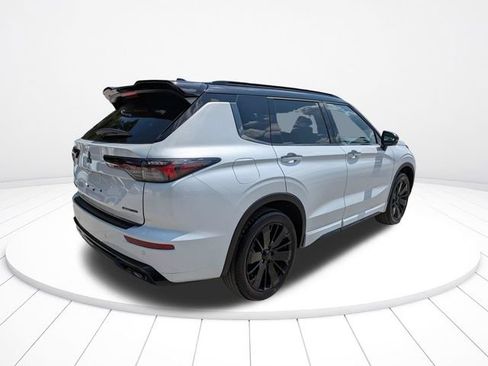 New 2026 Mitsubishi Outlander SEL Black Edition FWD image 4