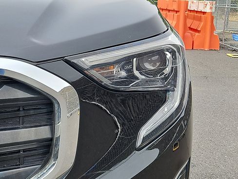 Used 2021 GMC Terrain SLE w/ Driver Convenience Package FWD image 9