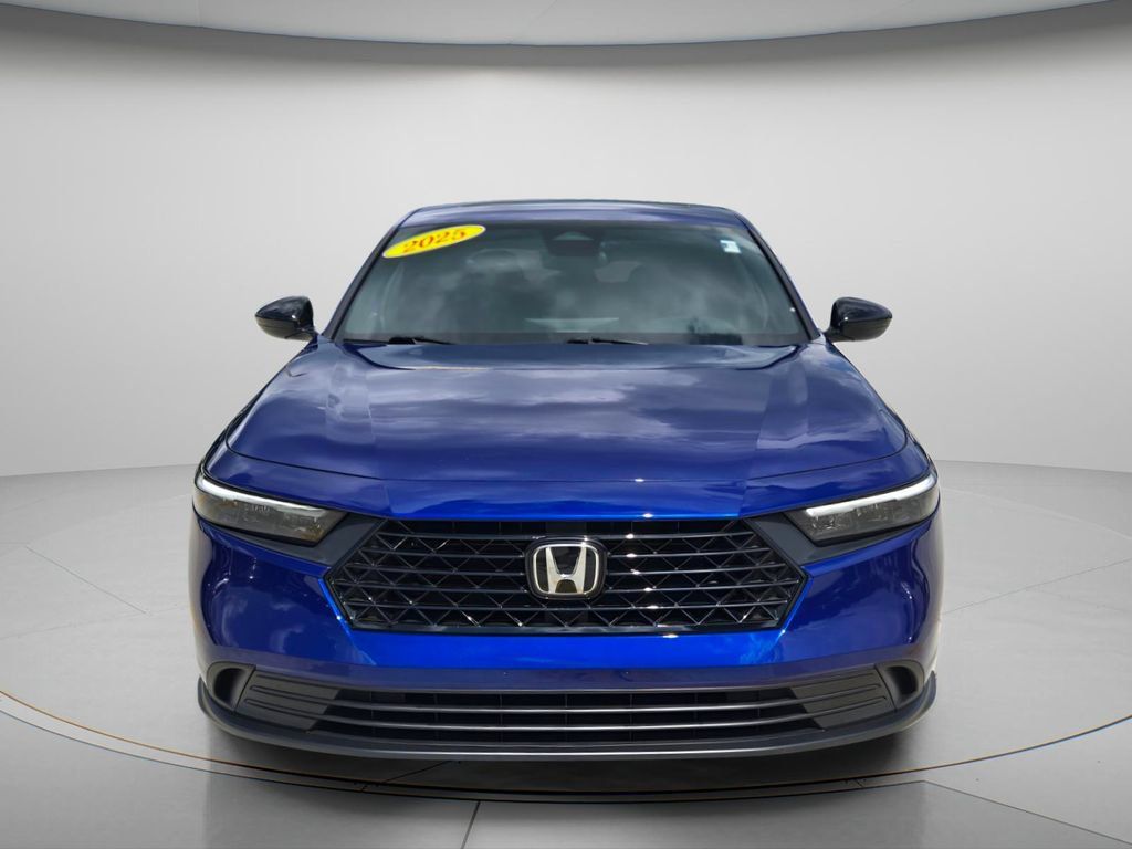Used 2025 Honda Accord Sport image 9