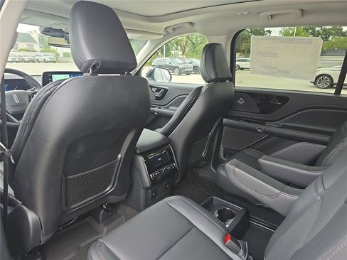 New 2025 Lincoln Aviator 2WD w/ Equipment Group 101A image 17