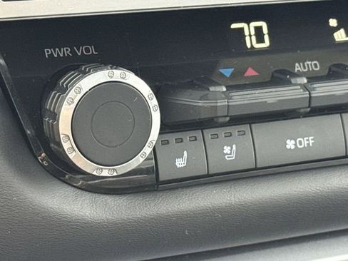 Used 2024 Toyota Tundra Platinum image 21