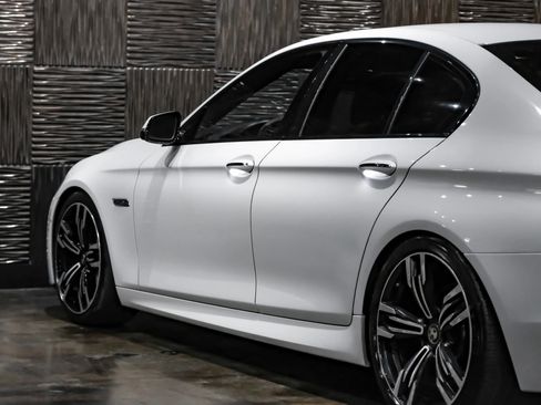 Used 2016 BMW 550i xDrive Sedan image 13