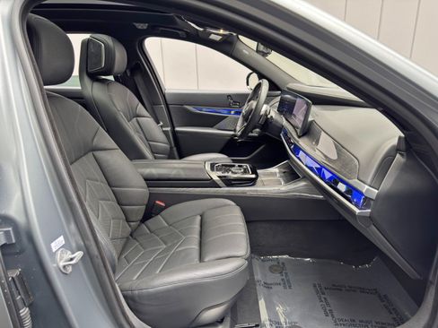 Used 2023 BMW 760i xDrive AWD/4WD image 16