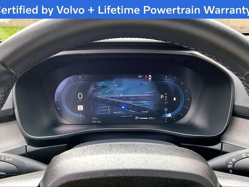 Used 2025 Volvo XC40 B5 Plus image 28