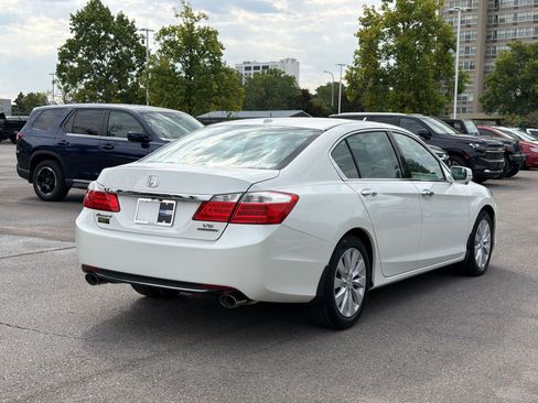 Used 2015 Honda Accord Touring image 7