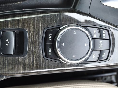 Used 2015 BMW 228i xDrive Convertible image 18