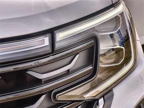 Used 2024 Volkswagen Atlas Cross Sport SE image 24