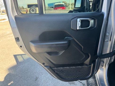 Used 2018 Jeep Wrangler Unlimited Sport S image 23