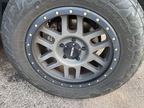 Used 2018 Toyota Tundra SR5 w/ TRD Off Road Package image 4