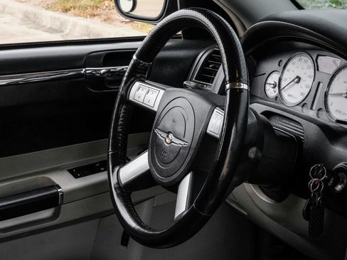 Used 2006 Chrysler 300 SRT8 w/ SRT Option Group II RWD image 13