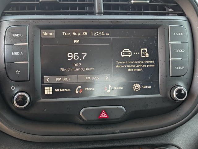 Used 2025 Kia Soul LX FWD image 17