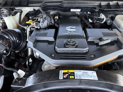 Used 2016 RAM 2500 Laramie w/ Convenience Group AWD/4WD image 31