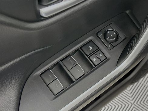 Used 2025 Toyota RAV4 XLE image 19