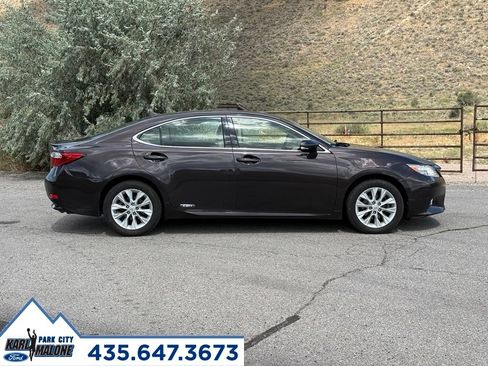 Used 2013 Lexus ES 300h w/ Luxury Pkg FWD image 6