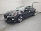 Used 2021 Nissan Altima 2.5 SV image 2
