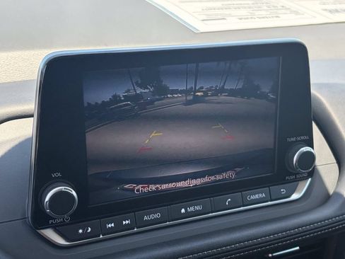 Used 2025 Nissan Rogue SV FWD image 26