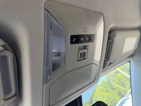 Used 2020 Toyota RAV4 XLE FWD image 21