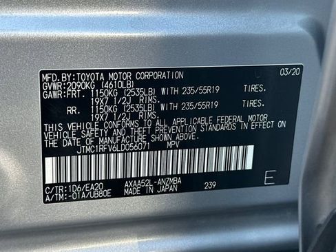 Used 2020 Toyota RAV4 XLE Premium FWD image 37