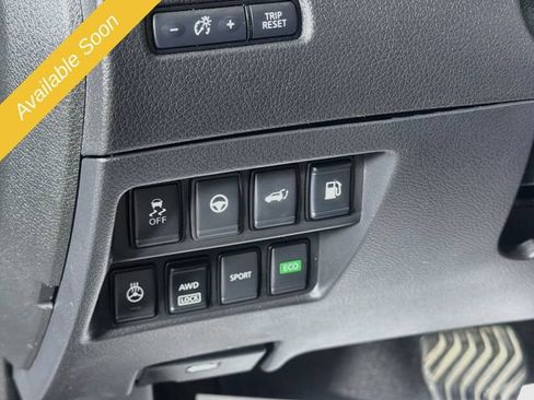 Used 2019 Nissan Rogue SV AWD/4WD image 10