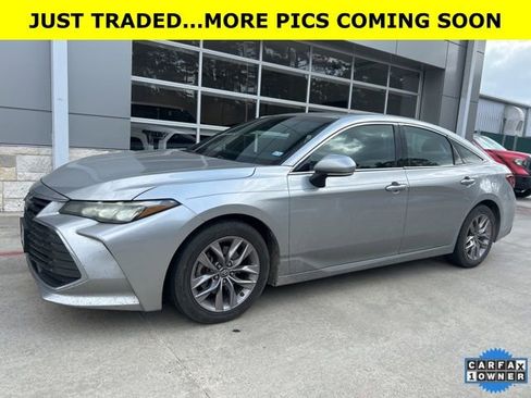 Used 2019 Toyota Avalon XLE w/ Moonroof Package image 1