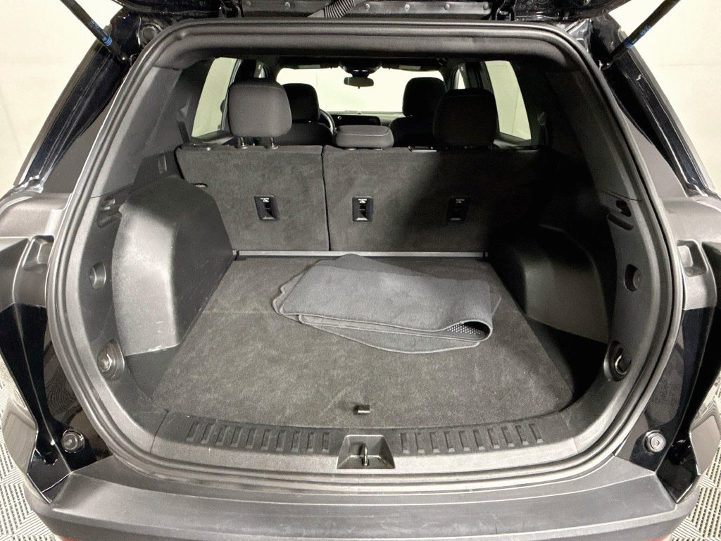 Used 2025 Chevrolet Equinox LT AWD/4WD image 24
