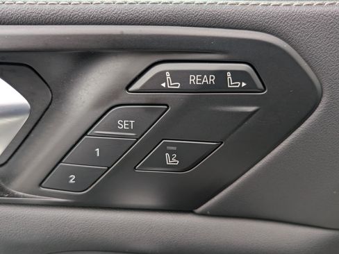 Used 2024 BMW X7 xDrive40i AWD/4WD image 21
