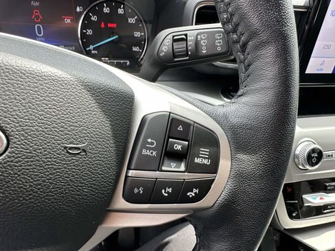 Used 2022 Ford Explorer XLT w/ Equipment Group 202A AWD/4WD image 31