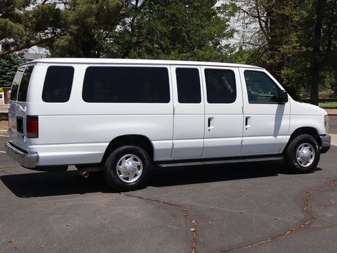 Used 2012 Ford E-350 and Econoline 350 XLT RWD image 4