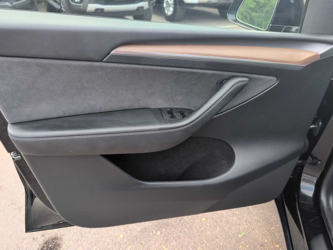 Used 2023 Tesla Model Y Performance AWD/4WD image 19