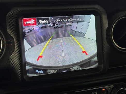 Used 2021 Jeep Wrangler Unlimited Sahara AWD/4WD image 21
