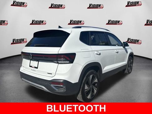 Used 2026 Volkswagen Taos SE AWD/4WD image 5