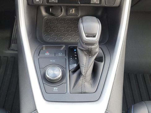 Used 2025 Toyota RAV4 XSE image 19