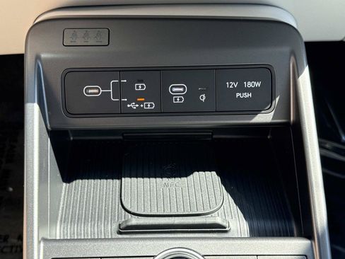 Certified 2025 Hyundai Kona SEL AWD/4WD image 7