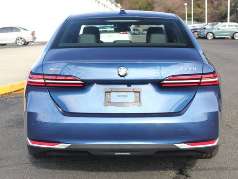 New 2026 BMW 530i xDrive w/ Convenience Package AWD/4WD image 7