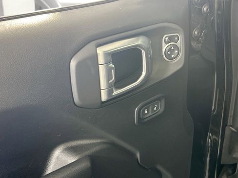 Used 2024 Jeep Wrangler Rubicon w/ Convenience Group image 17